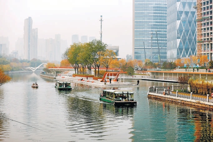 壩河遊船航線通航後,市民游客可乘船前往城市副中心。 壩河遊船航線通航後,市民游客可乘船前往城市副中心。