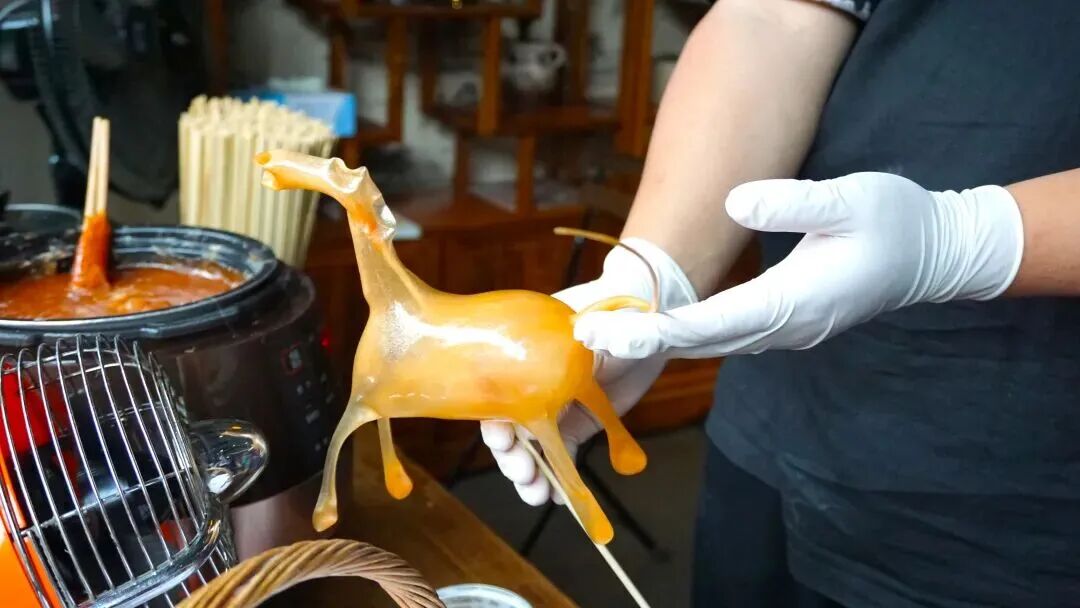 白天逛廟會 夜晚賞“極光”!涼水河畔年味滿滿 白天逛廟會 夜晚賞“極光”!涼水河畔年味滿滿