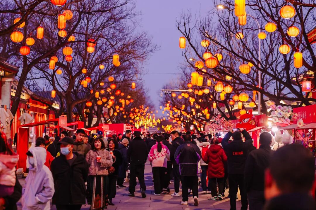 大年初一、初二累計遊客破十萬!2026宛平新春戲曲梨園廟會年味足 大年初一、初二累計遊客破十萬!2026宛平新春戲曲梨園廟會年味足