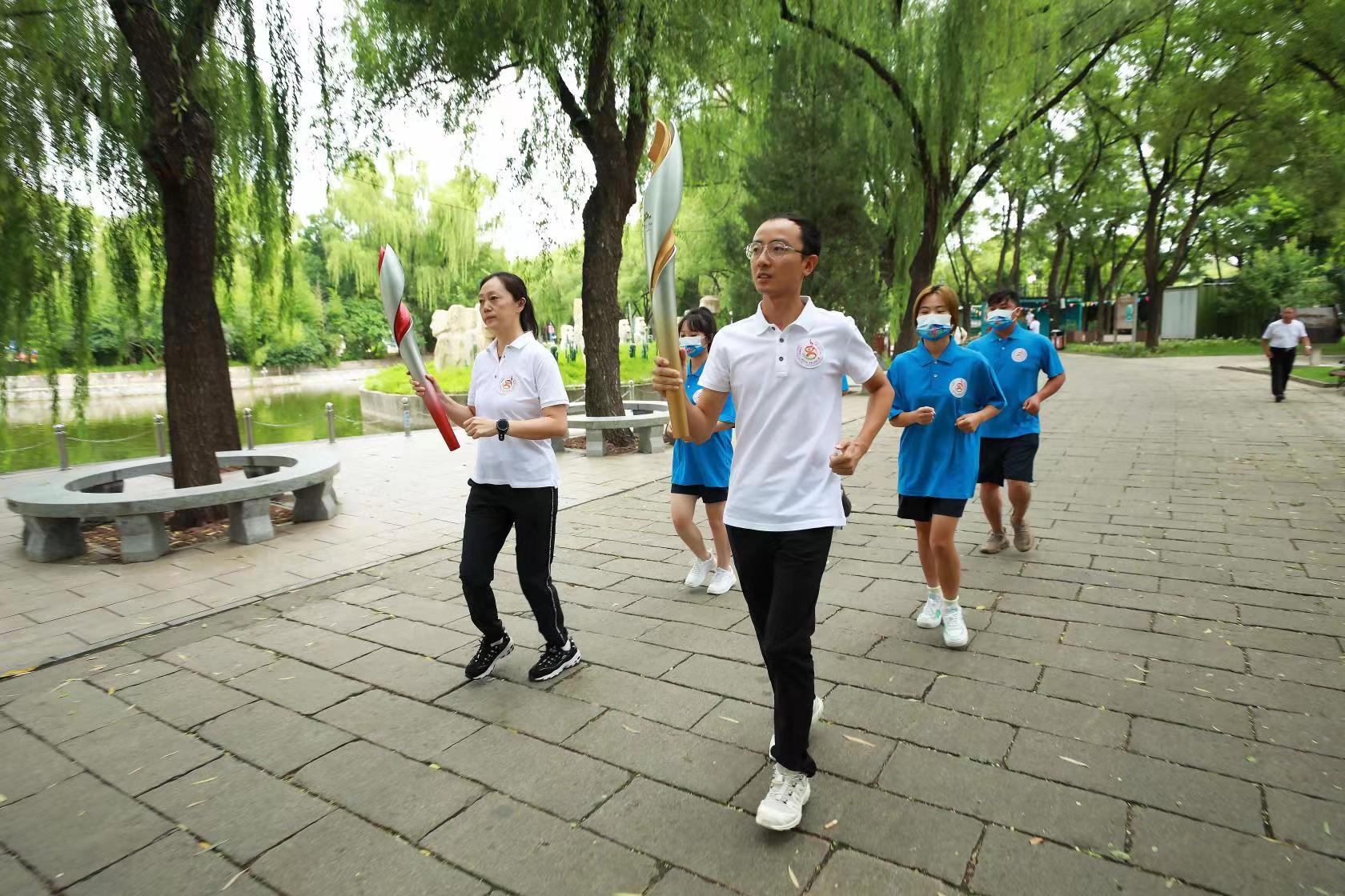 北京2022年冬奧會和冬殘奧會火炬公益展示在京啟動 北京2022年冬奧會和冬殘奧會火炬公益展示在京啟動