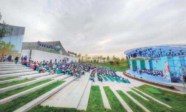 “五月音樂節”走進北京藝術中心綠心露天劇場。 “五月音樂節”走進北京藝術中心綠心露天劇場。