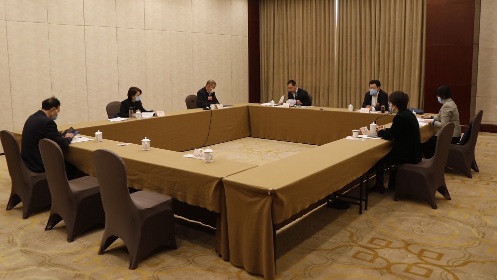 1月22日上午,市政協十三屆四次會議舉行界別小組會。圖為界別小組會現場4.jpg