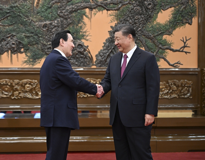 4月10日下午，中共中央總書記習近平在北京會見馬英九一行。