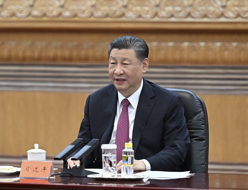 4月10日下午，中共中央總書記習近平在北京會見馬英九一行。