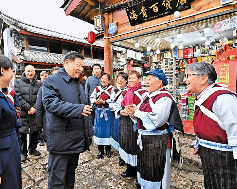 2025年3月19日至20日,中共中央總書記、國家主席、中央軍委主席習近平在雲南考察。這是19日下午,習近平在麗江古城考察時,與當地居民親切交流。 2025年3月19日至20日,中共中央總書記、國家主席、中央軍委主席習近平在雲南考察。這是19日下午,習近平在麗江古城考察時,與當地居民親切交流。