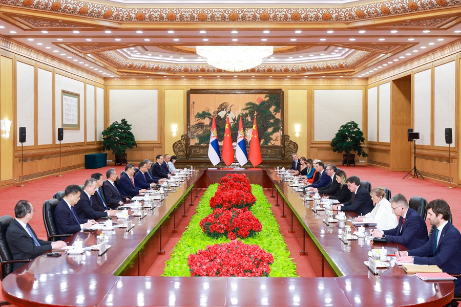 5月25日下午,國家主席習近平在北京人民大會堂同來華進行國事訪問的塞爾維亞總統武契奇舉行會談。 5月25日下午,國家主席習近平在北京人民大會堂同來華進行國事訪問的塞爾維亞總統武契奇舉行會談。