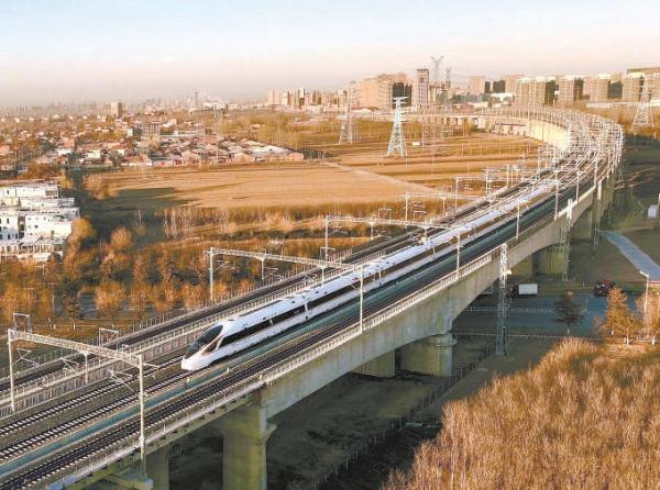 復興號執行的京唐城際鐵路列車駛出北京。