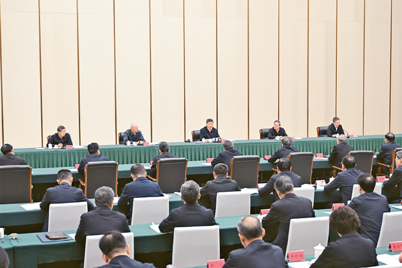 2026年3月23日,中共中央總書記、國家主席、中央軍委主席習近平在河北雄安新區考察,並主持召開深入推進雄安新區高品質建設和發展座談會。這是23日下午,習近平主持召開深入推進雄安新區高品質建設和發展座談會併發表重要講話。 2026年3月23日,中共中央總書記、國家主席、中央軍委主席習近平在河北雄安新區考察,並主持召開深入推進雄安新區高品質建設和發展座談會。這是23日下午,習近平主持召開深入推進雄安新區高品質建設和發展座談會併發表重要講話。