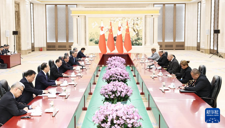 11月26日,國務院總理李強在北京人民大會堂會見東加國王圖普六世。 11月26日,國務院總理李強在北京人民大會堂會見東加國王圖普六世。