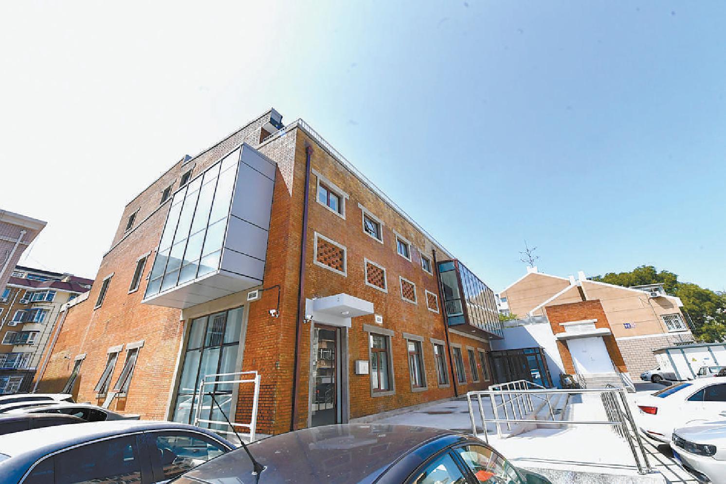 中仓小区废弃锅炉房被改造成城市副中心首个家园中心。(常鸣 摄) 中仓小区废弃锅炉房被改造成城市副中心首个家园中心。(常鸣 摄)