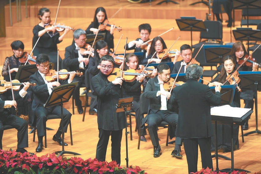 8月28日晚,中国爱乐乐团新乐季开幕音乐会在国家大剧院上演。 8月28日晚,中国爱乐乐团新乐季开幕音乐会在国家大剧院上演。