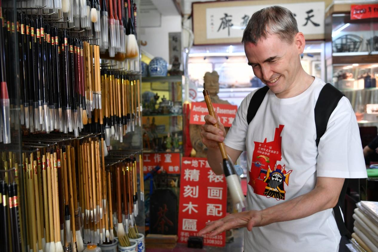 上圖：書卷氣最濃的衚同——琉璃廠文化街探店