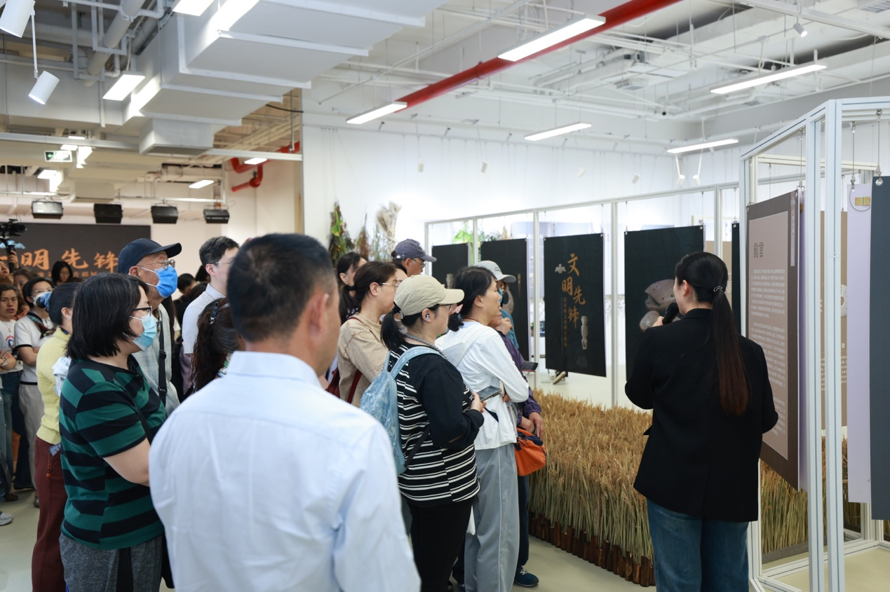 淩家灘文化圖片聯展在朝陽區圖書館啟幕 千年文明走進基層惠及群眾