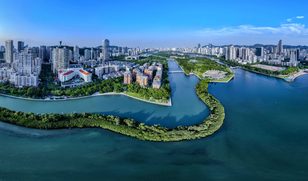 這是2024年9月3日拍攝的廈門筼筜湖和周邊城市生態景觀（無人機照片）。