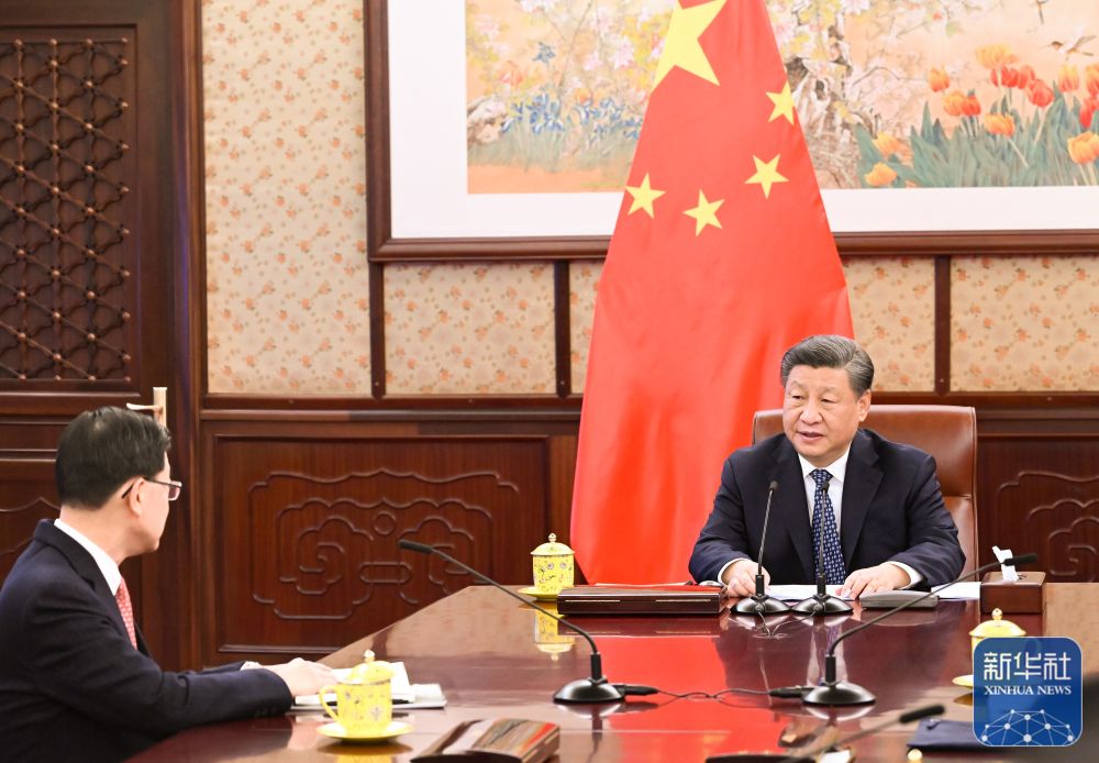 12月23日，国家主席习近平在中南海会见来京述职的香港特别行政区行政长官李家超。
