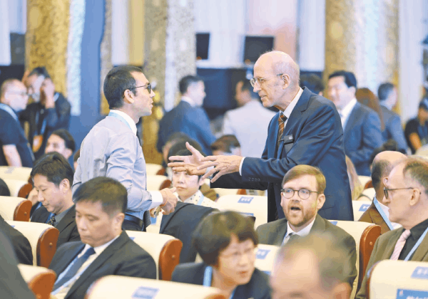 2026北京文化論壇啟幕，與會嘉賓熱烈交流。
