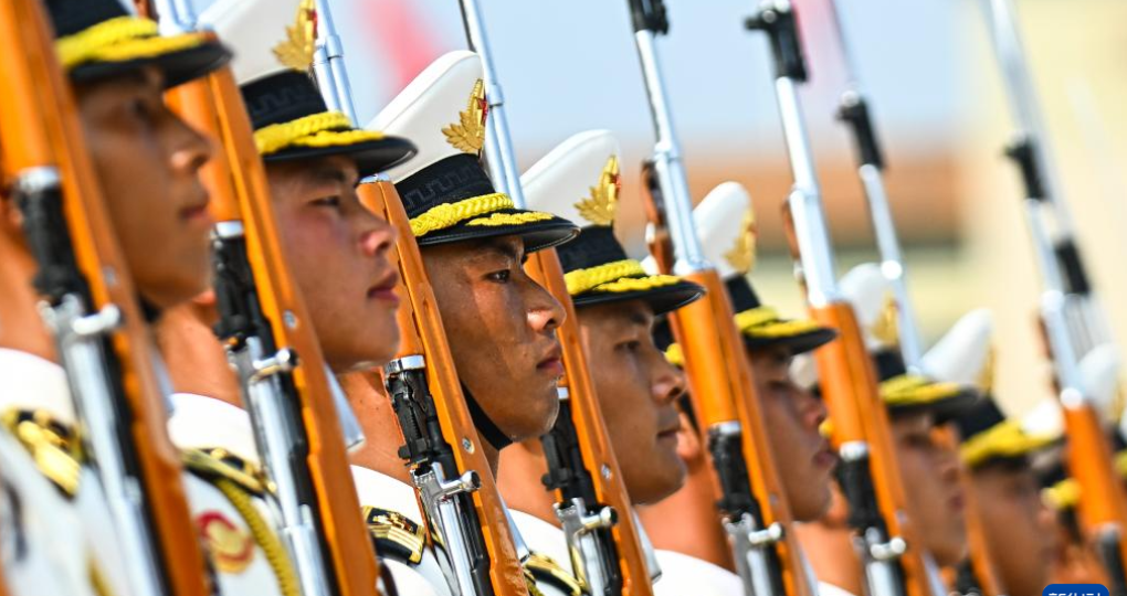 9月3日，紀念中國人民抗日戰爭暨世界反法西斯戰爭勝利80周年大會在北京隆重舉行。這是國旗護衛隊列隊。
