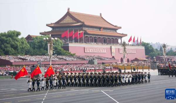 中國人民解放軍儀仗方隊接受檢閱