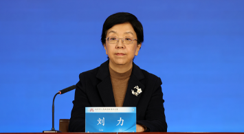 經開區在發展四大主導産業和未來産業方面有哪些經驗，以及下一階段的重點工作是什麼?