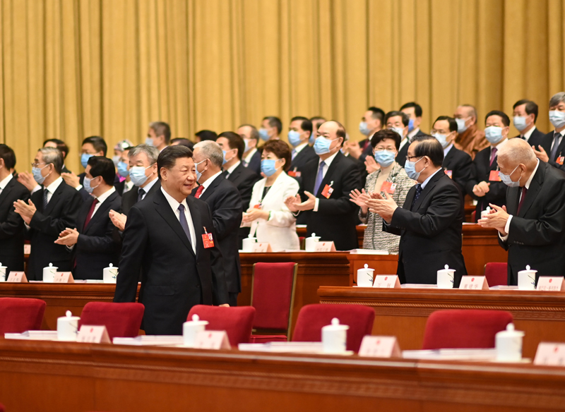 5月22日，第十三届全国人民代表大会第三次会议在北京人民大会堂开幕。这是习近平步入会场。