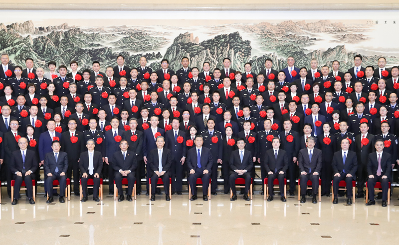 3月29日，党和国家领导人习近平、王沪宁、赵乐际等在北京会见全国扫黑除恶专项斗争总结表彰大会代表。