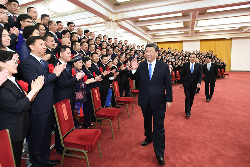 5月25日，党和国家领导人习近平、李克强、王沪宁、韩正等在北京人民大会堂会见第九次全国信访工作会议代表。（谢环驰 摄）
