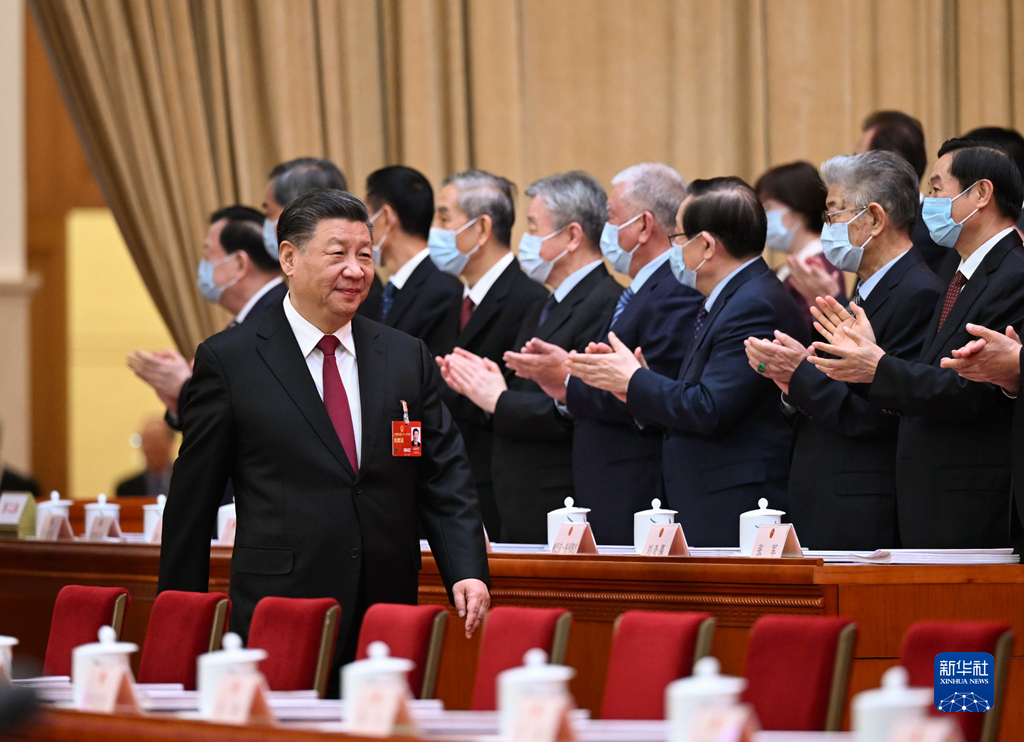 3月5日，第十四届全国人民代表大会第一次会议在北京人民大会堂开幕。这是习近平步入会场。