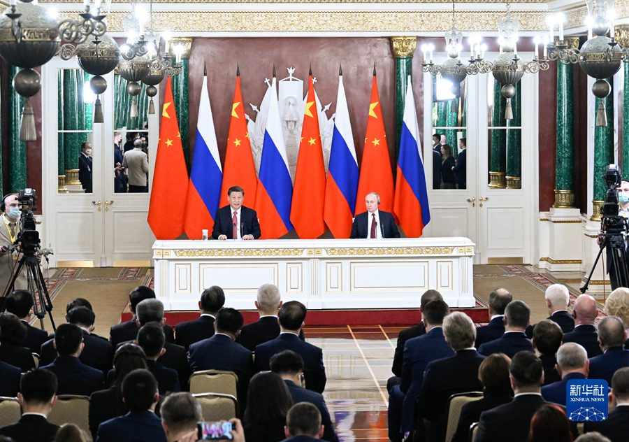 当地时间3月21日下午，国家主席习近平在莫斯科克里姆林宫同俄罗斯总统普京举行会谈。这是会谈后，两国元首共同会见记者。