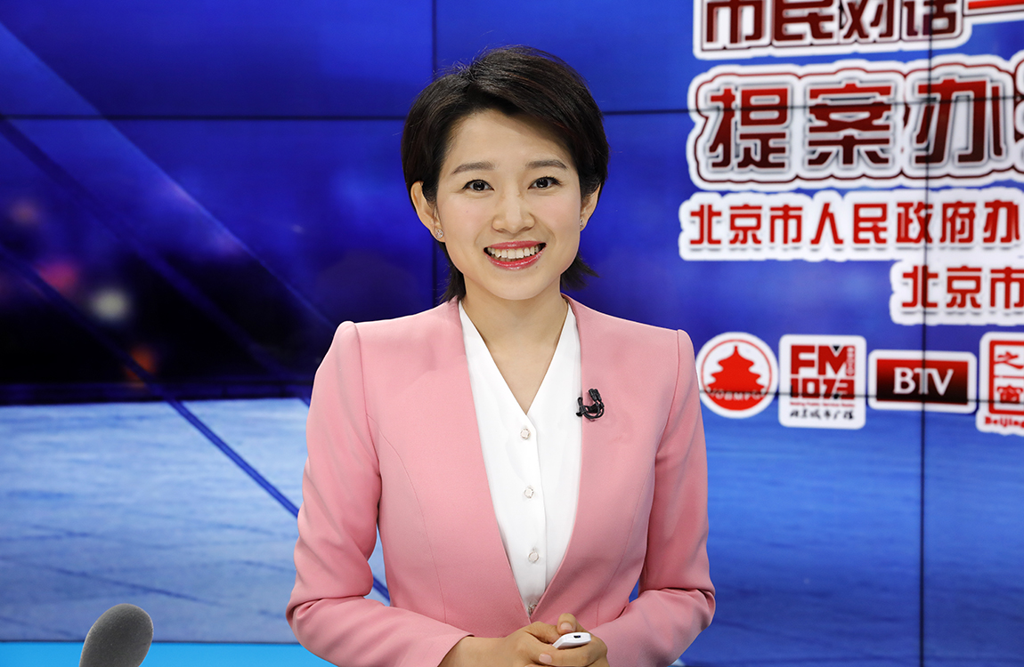 主持人 陆放