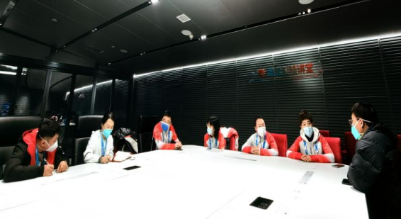 “有实力”——这是国家体育场公共卫生团队的底气所在。实力源于专业，底气源于经验。公共卫生团队共有50名保障人员，分别来自北京市疾控中心、朝阳区疾控中心、大兴区疾控中心、东城区卫生监督所四家公共卫生专业机构以及清华大学、1家专业消毒技术服务公司和1家新冠核酸检测公司，这些人员多数具备过硬的专业知识和疫情防控经验，有较强的业务能力和应急处置能力。