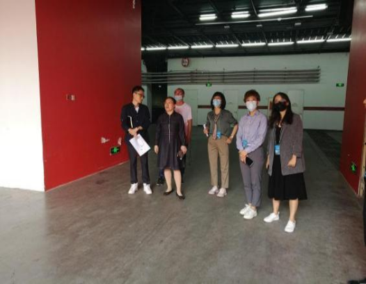 “有指导”——这是国家体育场公共卫生团队的精细所在。团队将防疫与运行并行融合，密切联动各业务领域，多次实地调研和点位踏勘，指导各业务领域制定疫情防控方案，确保各项业务运行工作安全开展。保障期间，团队共组织、参与各类业务运行防控研讨会150余次，撰写技术回函45份，组织开展12期防疫知识培训，累计培训人员2000人次。