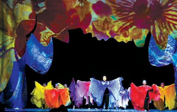 图为南阳剧场演出现场。