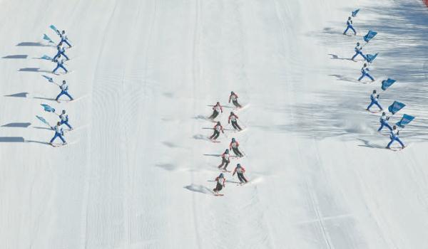 承办2022年北京冬奥会的国家高山滑雪中心将首次向公众开放，到12月底所有奥运雪道全面上线接受预约。