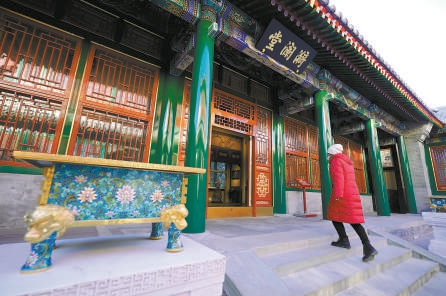 经过近3年的修缮及布展，12月29日，北海漪澜堂古建筑群恢复开放。