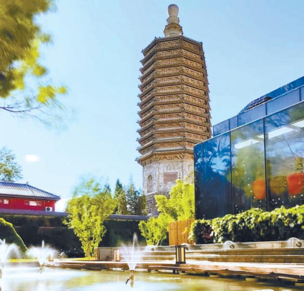 东方艺空间剧场与天宁寺仅一墙之隔（资料照片）。