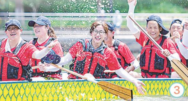 世园公园北侧、妫河水域上，龙舟赛精彩角逐，为游客奉上一场“速度与激情”的端午文化盛宴。