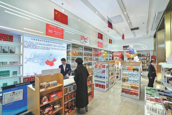 北京站商业街升级完成，中国铁路北京局首家中欧班列进口商品（保税）店成为明星店铺。