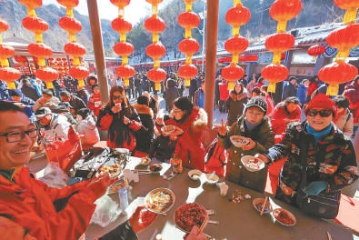 琉璃庙镇“敛巧饭”民俗文化节。