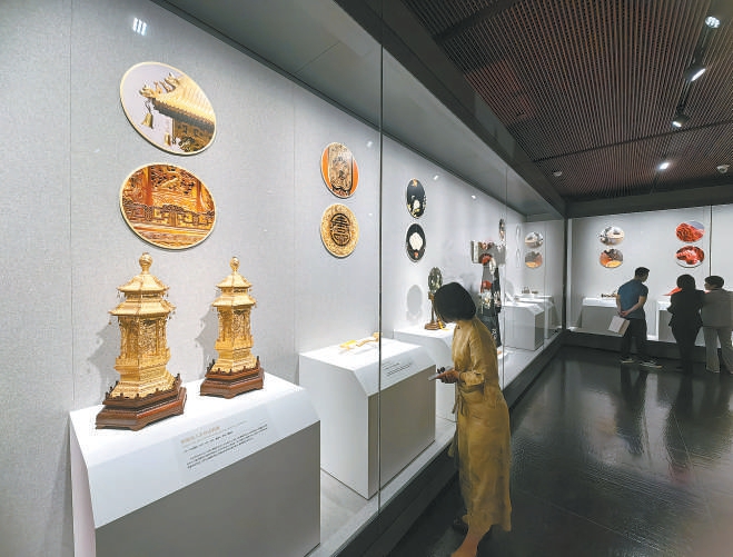 图为展览现场。
