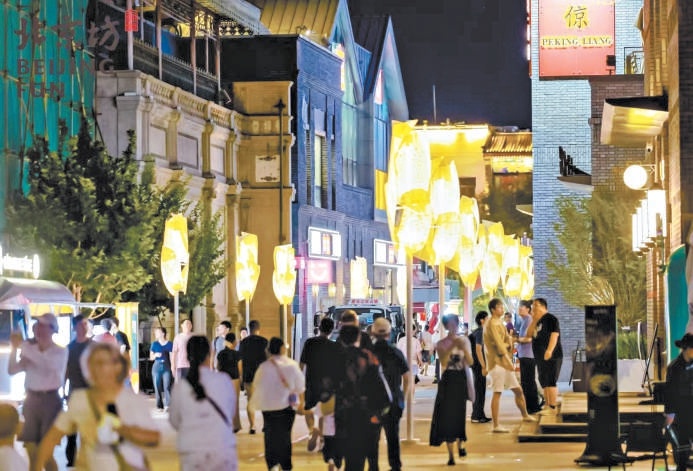 北京坊二期项目现阶段夜景。