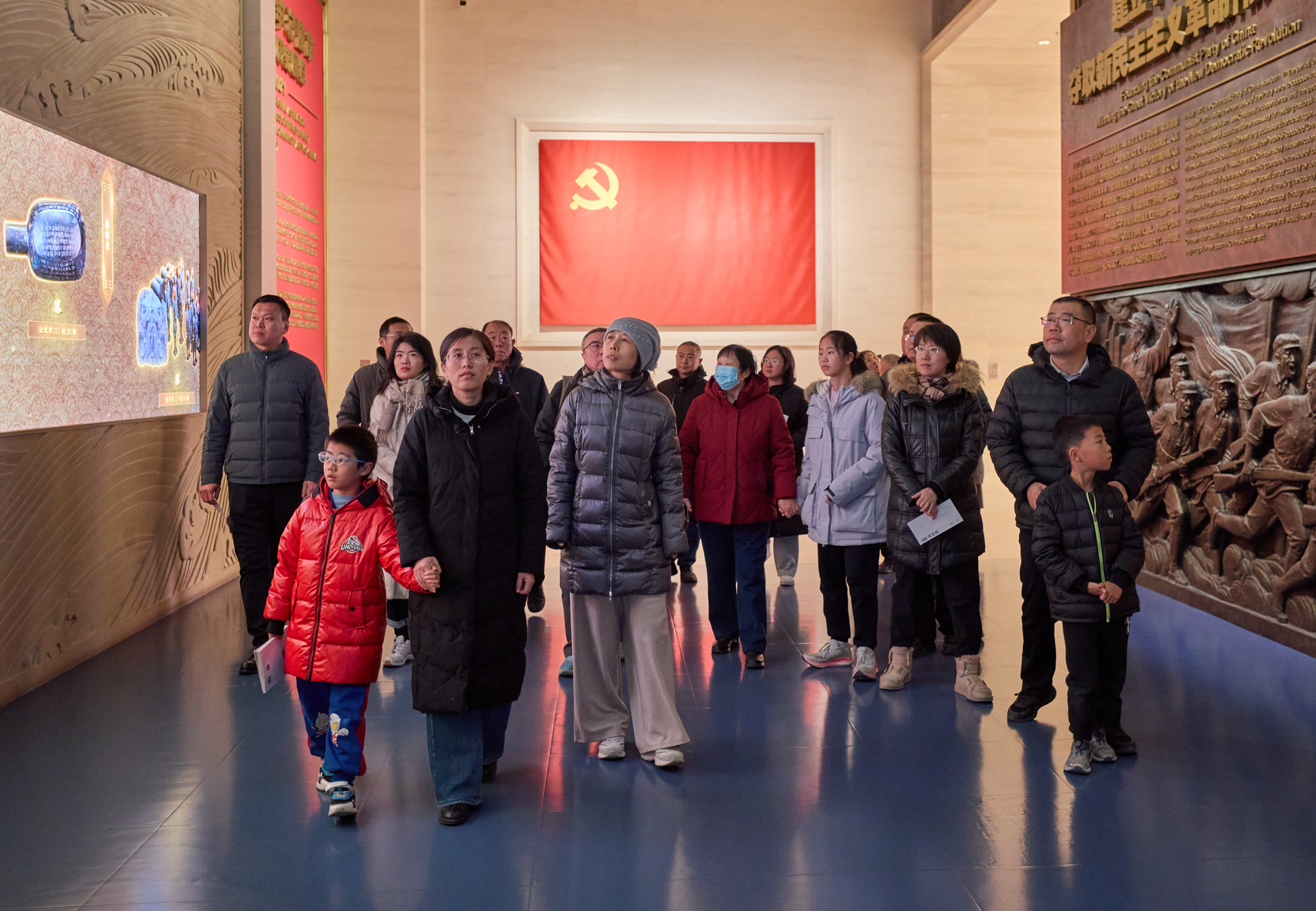 首批观众进馆参观