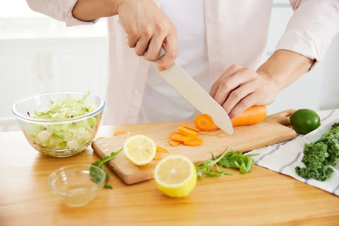 均衡饮食没那么难,四个“4+2”您做到了吗?| 吃出健康来 均衡饮食没那么难,四个“4+2”您做到了吗?| 吃出健康来