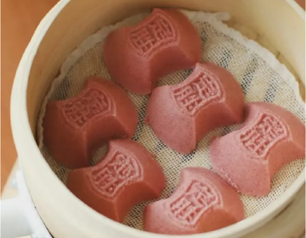 《太平年》定胜糕出圈｜藏在绯红颜值里的天然色素智慧