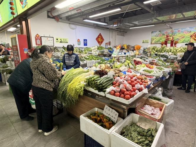 时令春鲜扎堆儿上市，高原红香椿、板蓝根青菜等价格更亲民