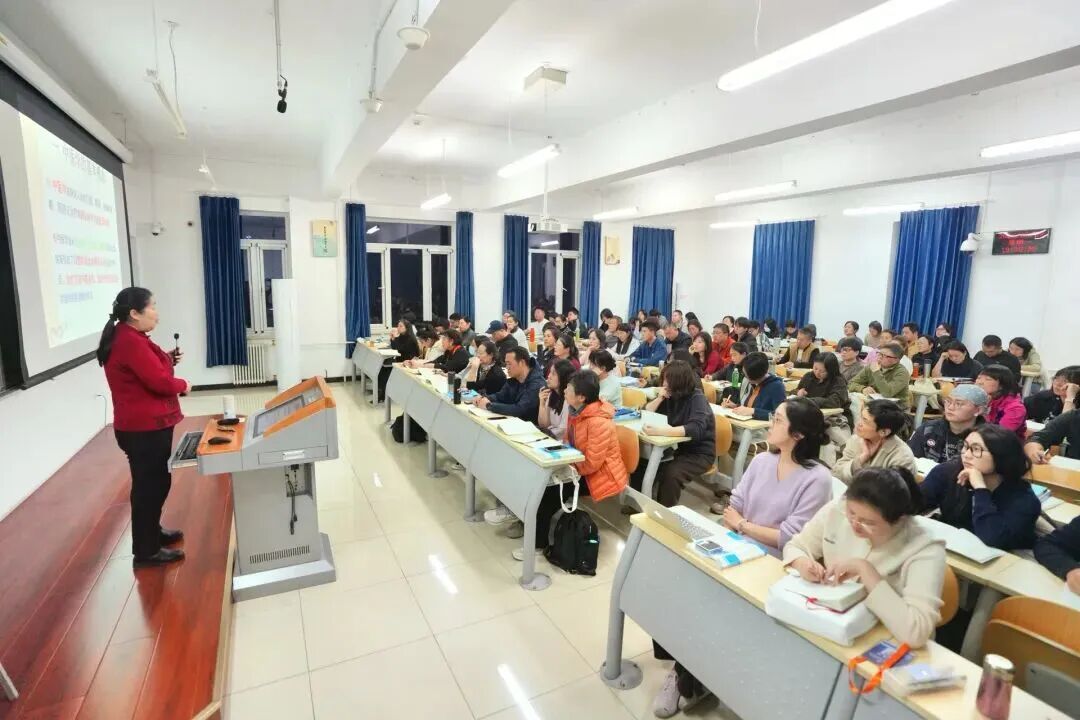 下班去上课！北中医开设针灸推拿专业培训班