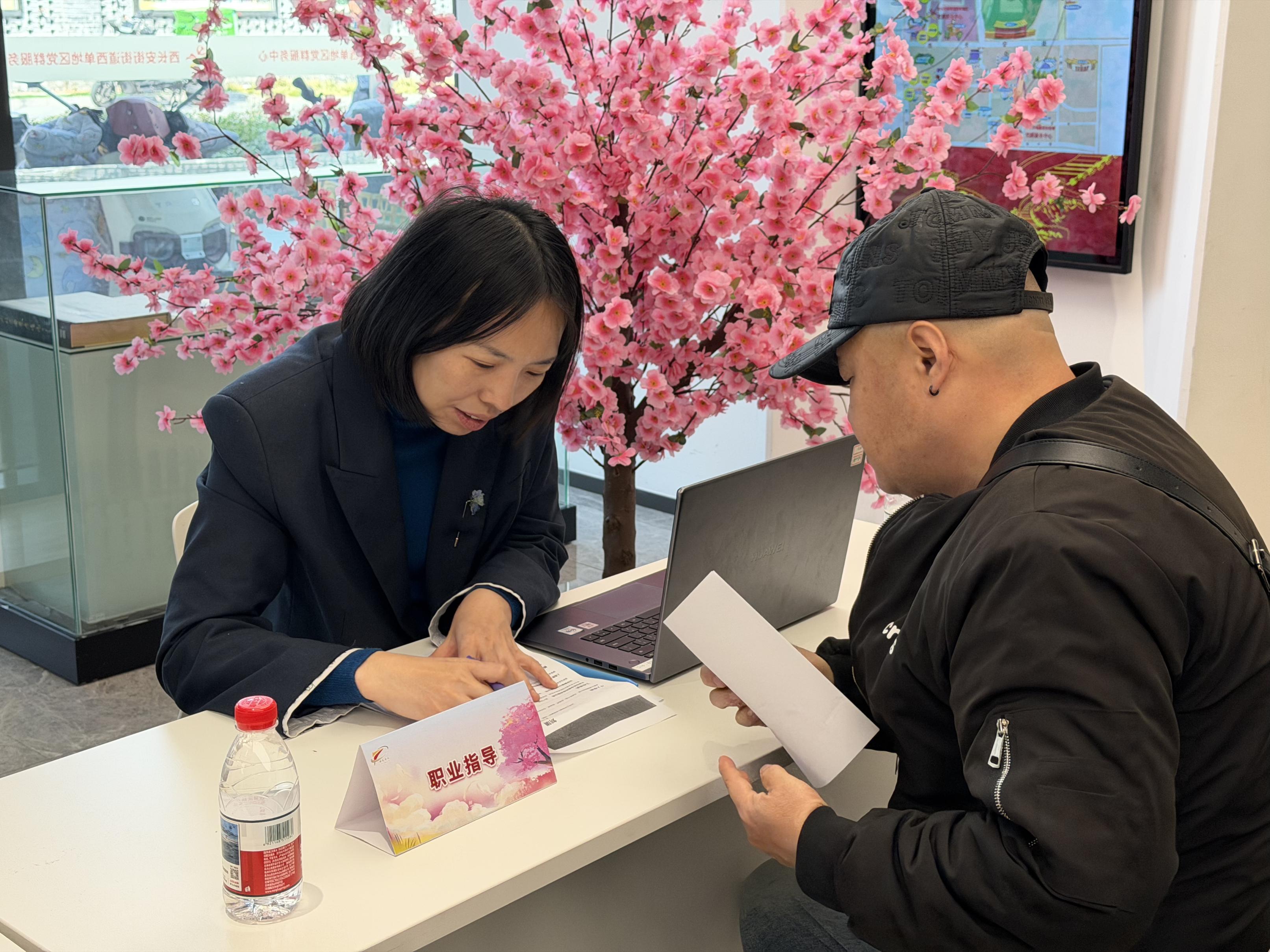 两街道携手举办招聘会，特设“妈妈岗”专区