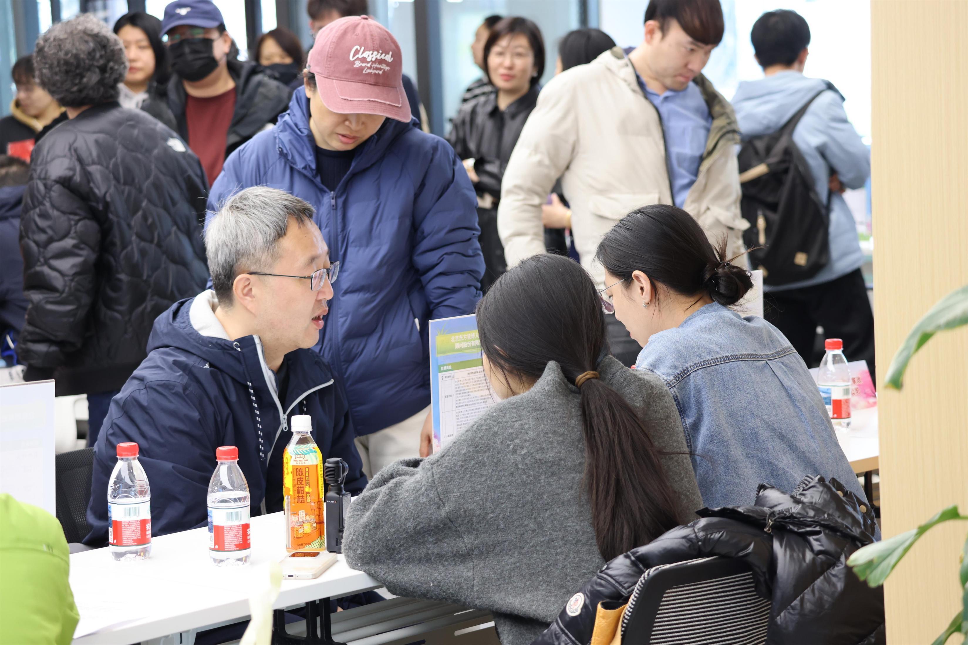 两街道携手举办招聘会，特设“妈妈岗”专区