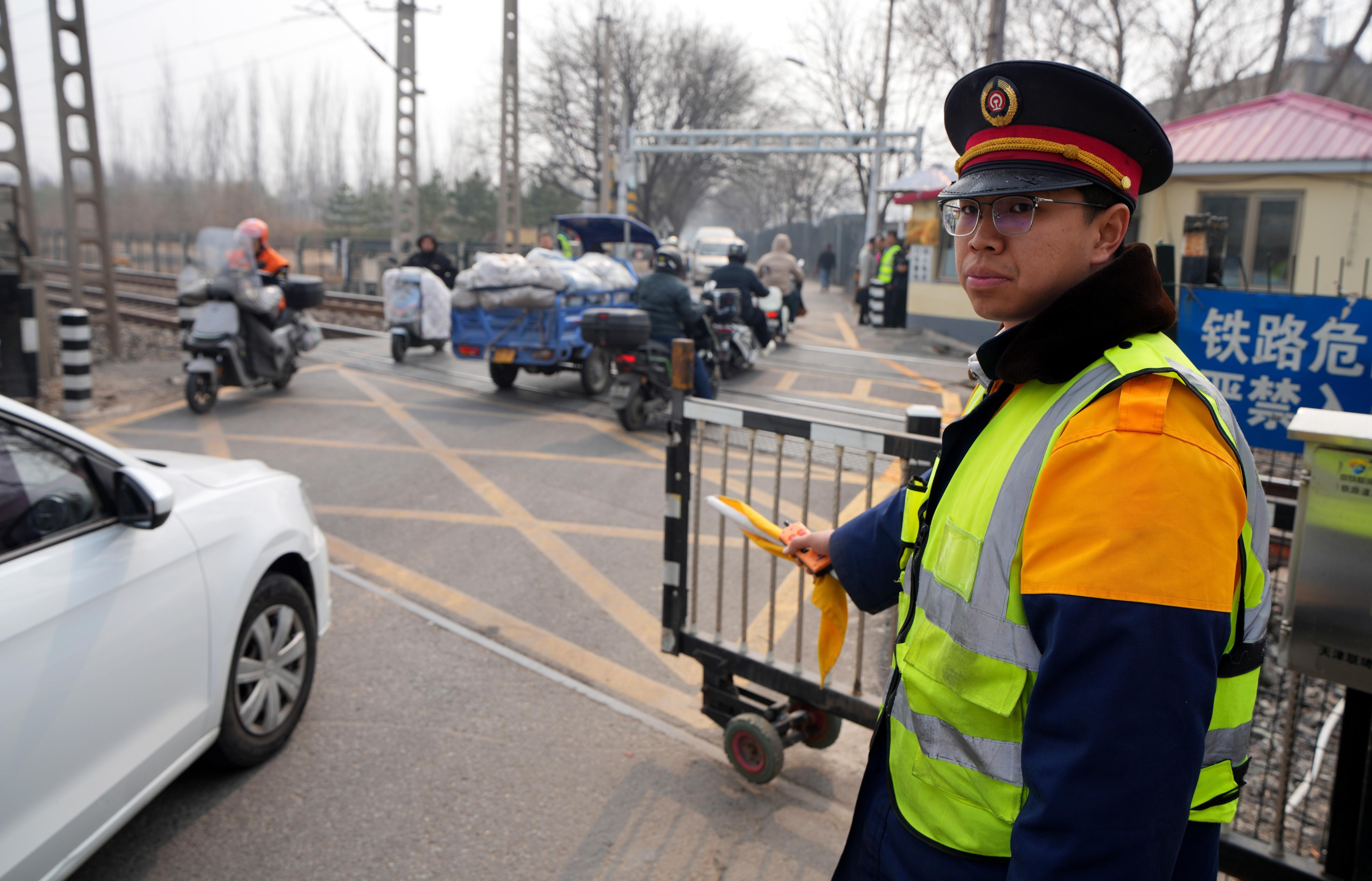 日均上万人通行!揭秘北京“最繁忙”铁路道口,靠啥护安全? 日均上万人通行!揭秘北京“最繁忙”铁路道口,靠啥护安全?