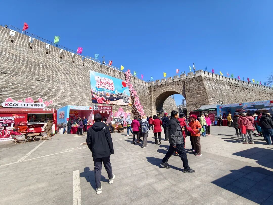 尝春鲜、走花路、穿新衣……被东城这波“春日经济”硬控了！