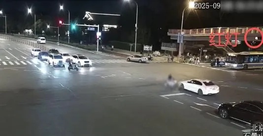 闯红灯=拿命赌！新规5月实施，北京今年加大力度整治非机动车闯红灯违法